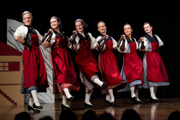 Spectacle de la Farandole de Courtepin les 8 et 9 mai 2026.